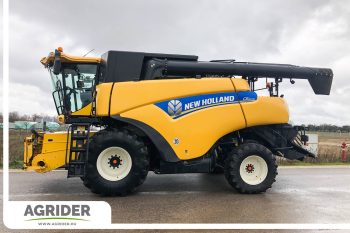 New Holland CR 8070