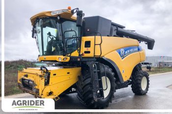 New Holland CR 8070