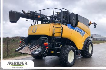New Holland CR 8070
