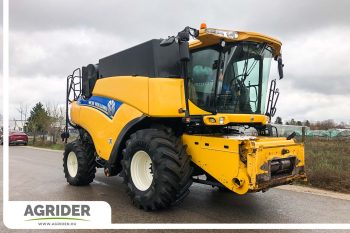 New Holland CR 8070