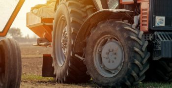 Optimális guminyomás traktoroknál és kombájnoknál