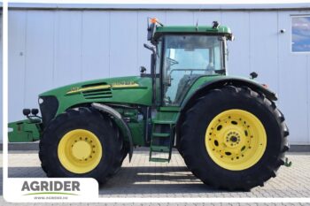 John Deere 7920
