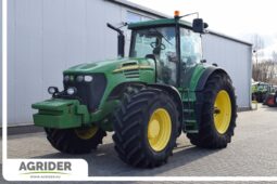 John Deere 7920