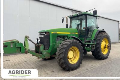 John Deere 8300