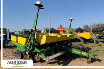 John Deere 1750 MaxEmerge XP